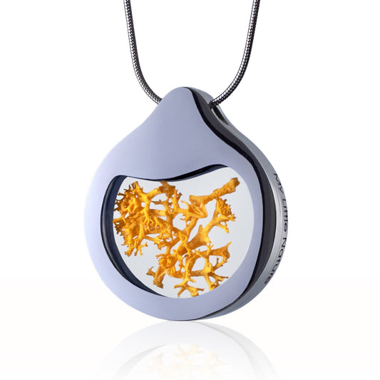 Handcrafted natural moss pendant necklace with drop-shaped design in a stainless steel frame