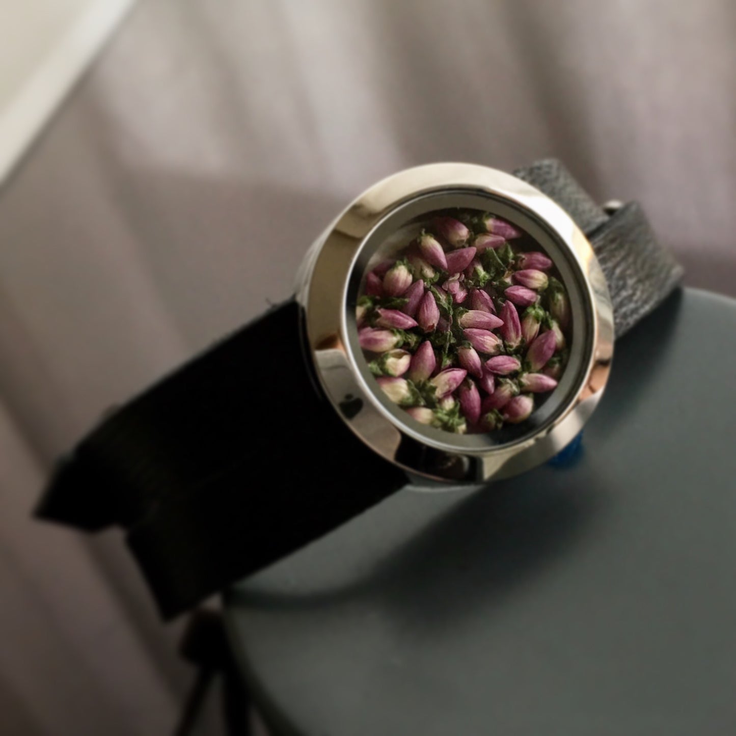 Wild Heather Strength: Lederarmband mit Heideblüte