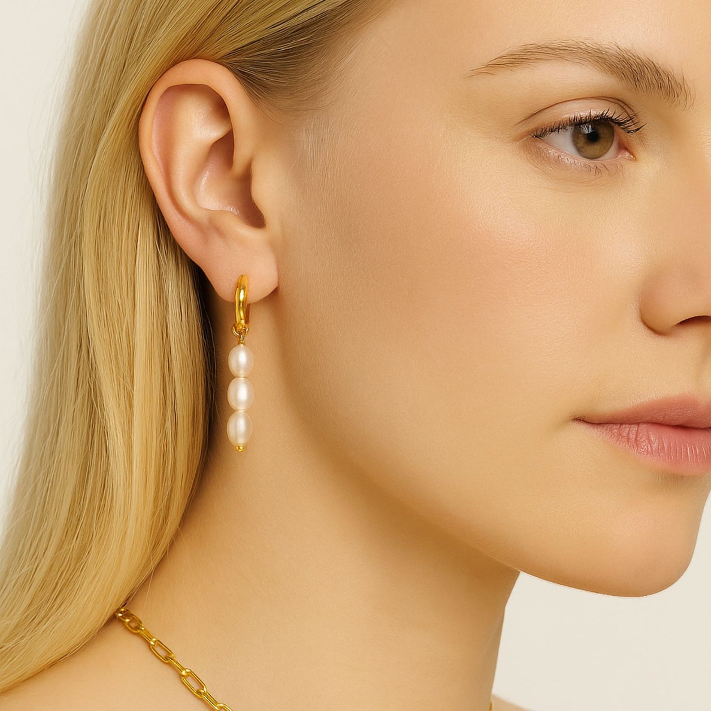 Natural freshwater gold plated pearls earrings with 3 pearls