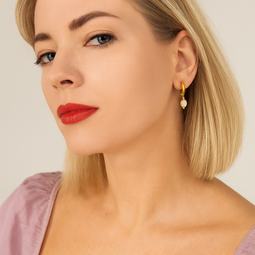 Natūralių gėlavandenių perlų paauksuoti auskarai