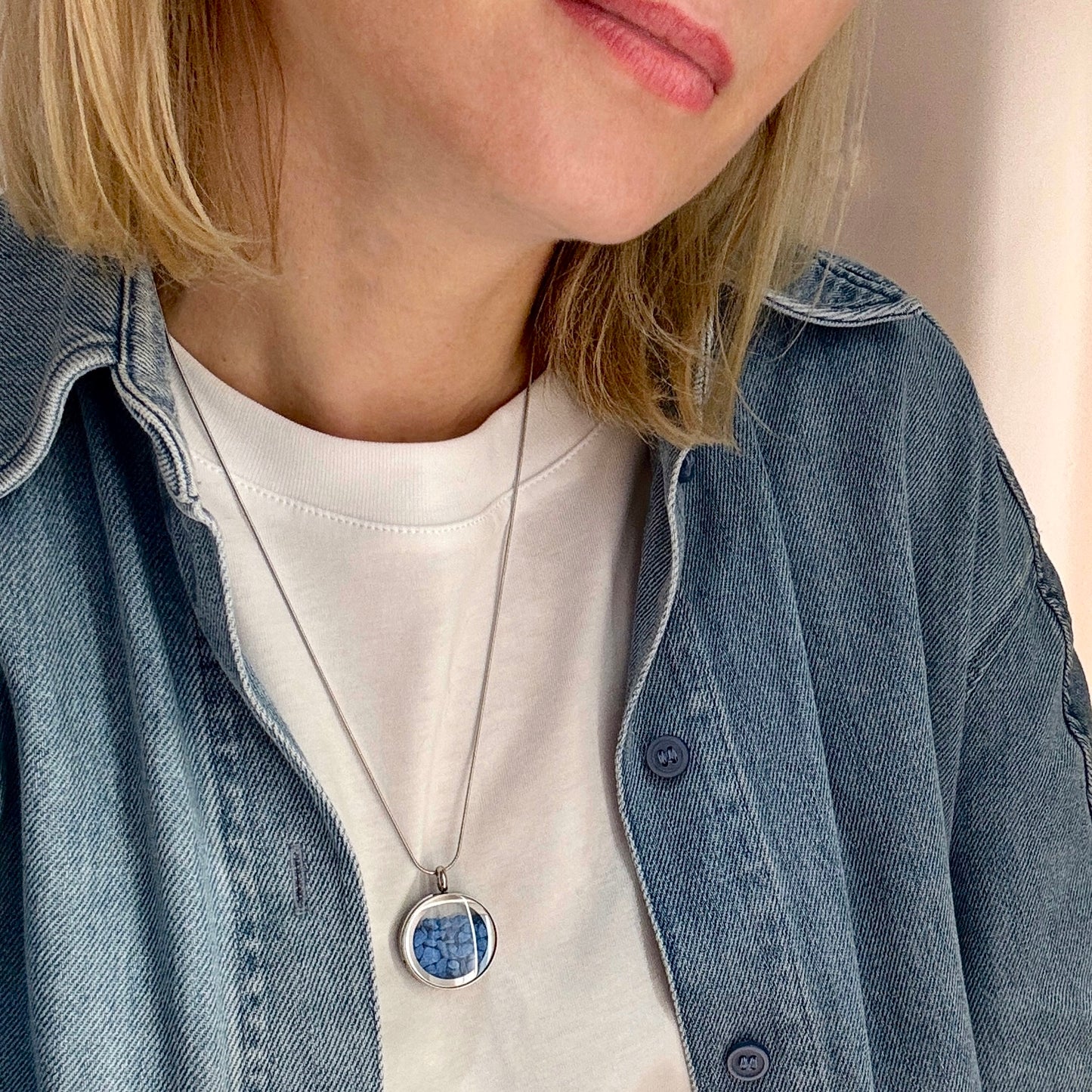 Statement-Kette mit blauen Steinen