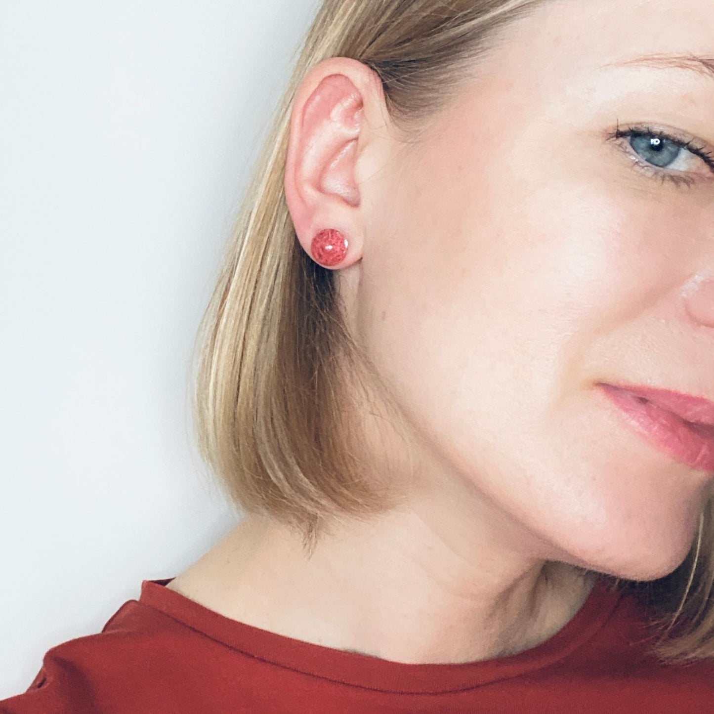 Stud Earrings With Natural Red Moss